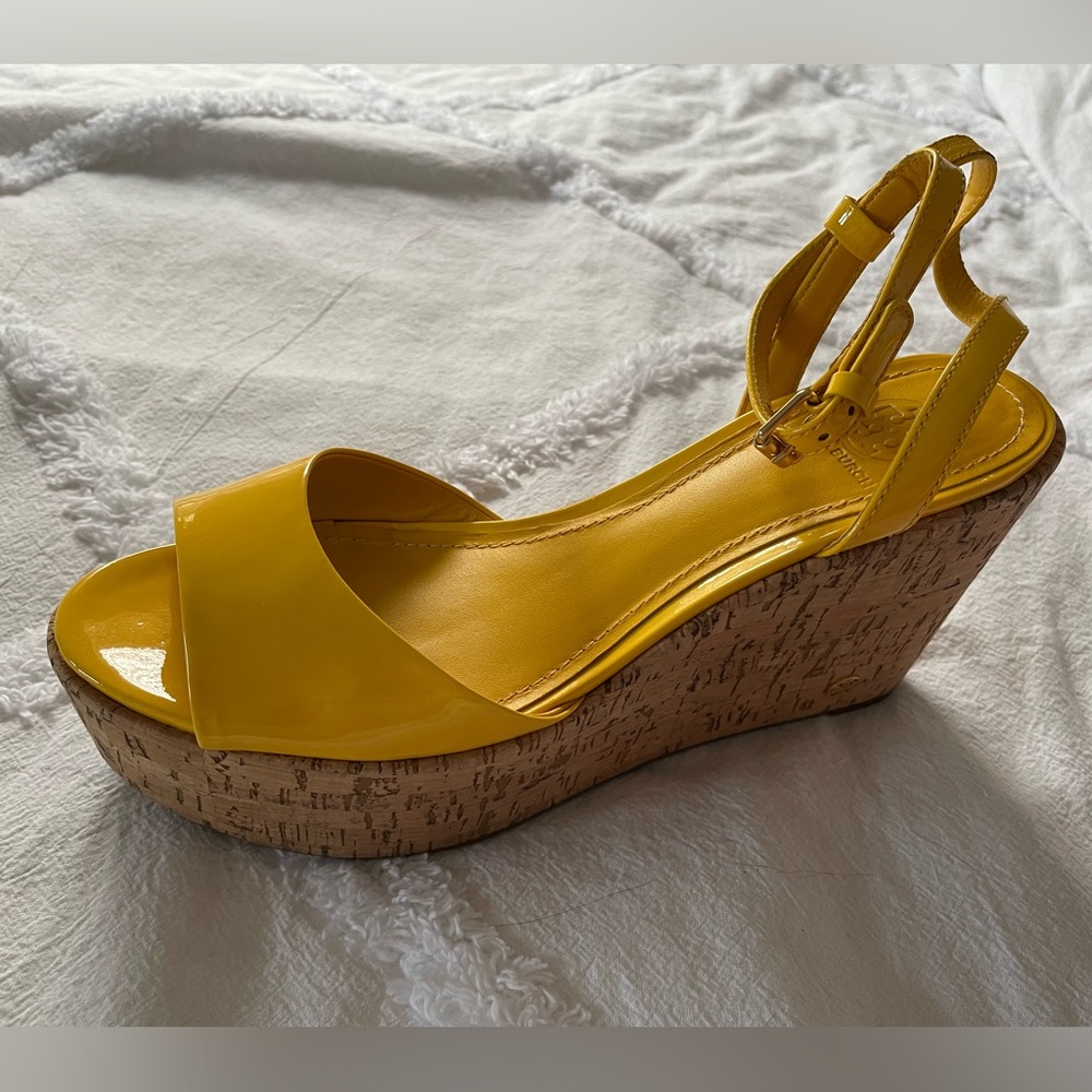 Tory Burch Dahlia 100mm cork wedge sandals - color Daisy - NIB!